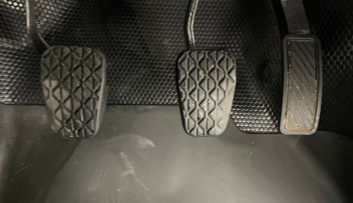 2018 Ford FREESTYLE TITANIUM 1.2 PETROL, Petrol, Manual, 1,00,443 km, Pedals