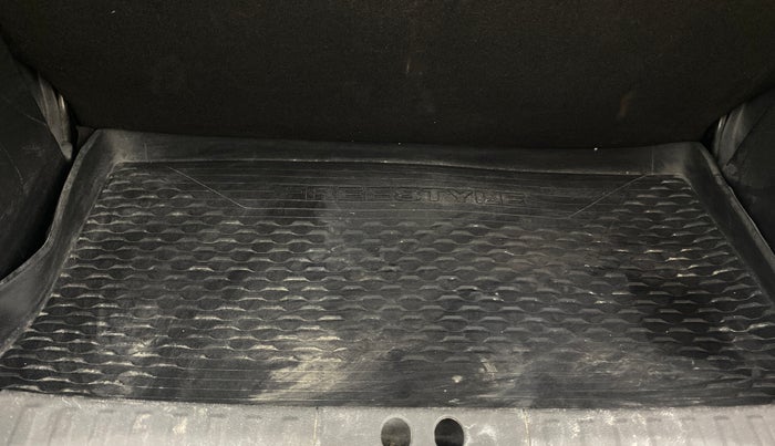 2018 Ford FREESTYLE TITANIUM 1.2 PETROL, Petrol, Manual, 1,00,443 km, Boot Inside