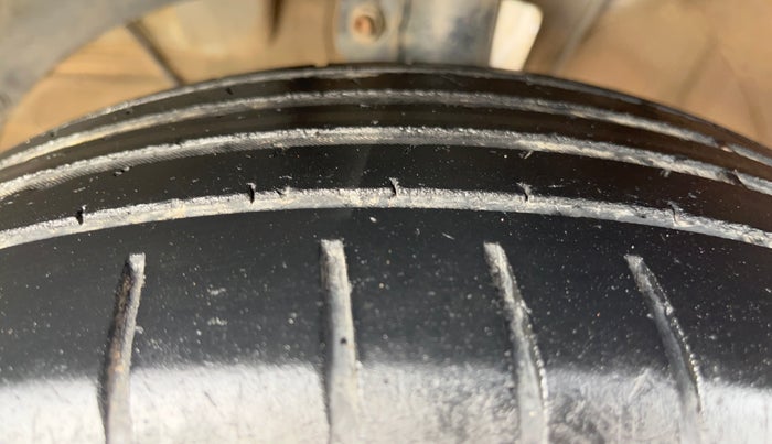 2021 Maruti Swift ZXI, Petrol, Manual, 65,785 km, Left Front Tyre Tread