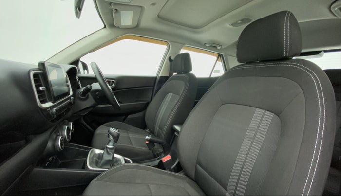 2022 Hyundai VENUE SX 1.0 TURBO IMT, Petrol, Manual, 15,893 km, Right Side Front Door Cabin