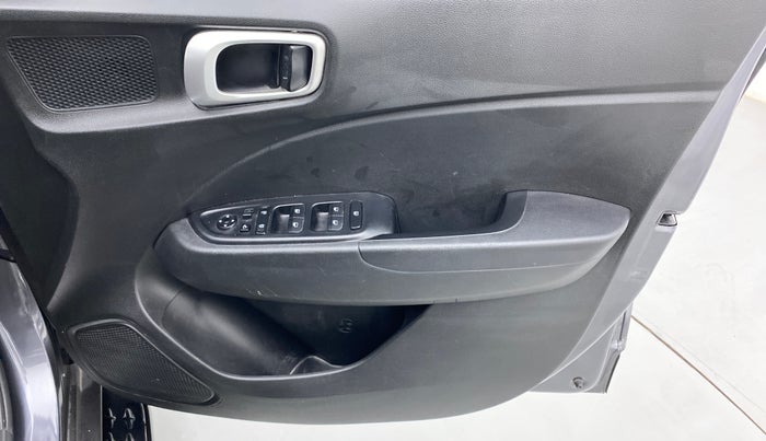 2022 Hyundai VENUE SX 1.0 TURBO IMT, Petrol, Manual, 15,893 km, Driver Side Door Panels Control