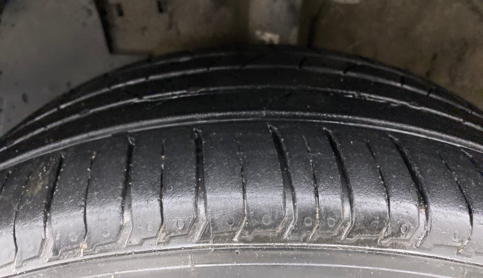 2022 Hyundai VENUE SX 1.0 TURBO IMT, Petrol, Manual, 15,893 km, Left Front Tyre Tread