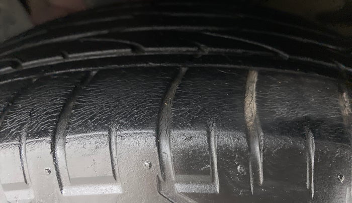 2016 Hyundai Creta 1.6 SX PLUS AUTO PETROL, Petrol, Automatic, 52,199 km, Left Rear Tyre Tread