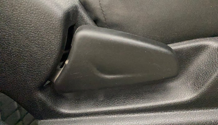 2021 Renault Kwid RXT 1.0 AMT (O), Petrol, Automatic, 59,500 km, Driver Side Adjustment Panel