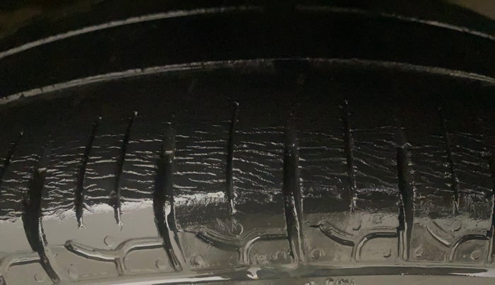 2021 Renault Kwid RXT 1.0 AMT (O), Petrol, Automatic, 59,500 km, Right Front Tyre Tread