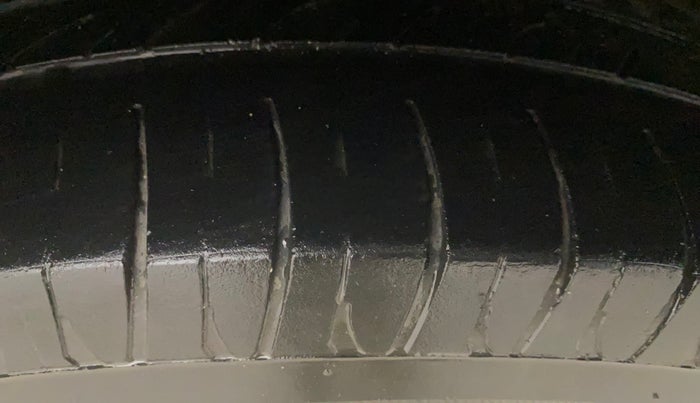 2021 Renault Kwid RXT 1.0 AMT (O), Petrol, Automatic, 59,500 km, Right Rear Tyre Tread