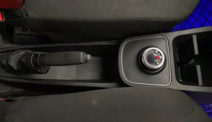 2021 Renault Kwid RXT 1.0 AMT (O), Petrol, Automatic, 59,500 km, Gear Lever