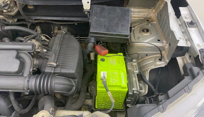 2021 Renault Kwid RXT 1.0 AMT (O), Petrol, Automatic, 59,500 km, Engine View - Left