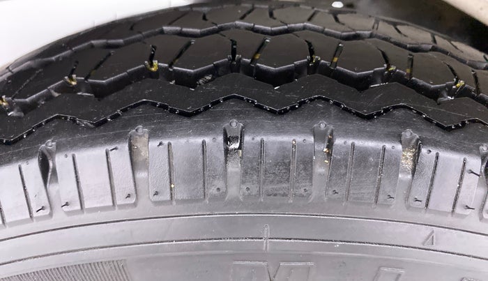 2018 Maruti Eeco 5 STR WITH AC PLUSHTR, Petrol, Manual, 26,314 km, Right Rear Tyre Tread