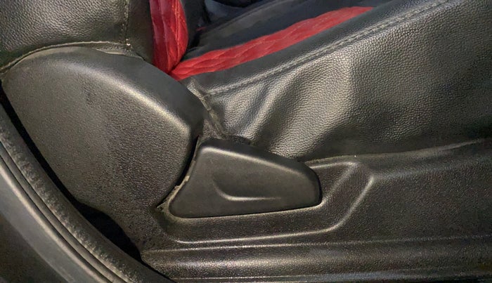 2023 Renault Kwid RXT 1.0, Petrol, Manual, 17,813 km, Driver Side Adjustment Panel