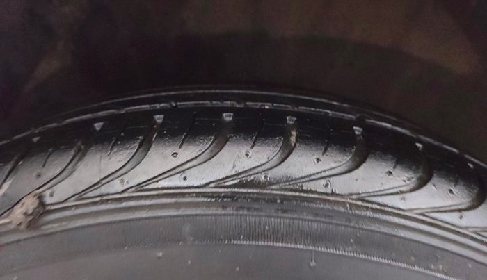 2013 Hyundai i20 MAGNA 1.2, Petrol, Manual, 37,038 km, Right Rear Tyre Tread