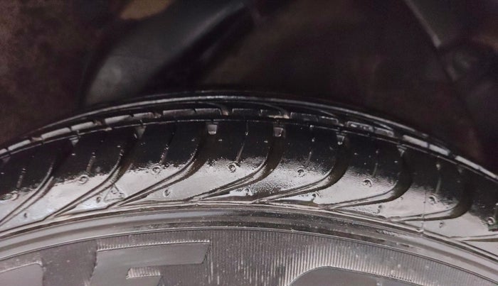 2013 Hyundai i20 MAGNA 1.2, Petrol, Manual, 37,038 km, Left Rear Tyre Tread