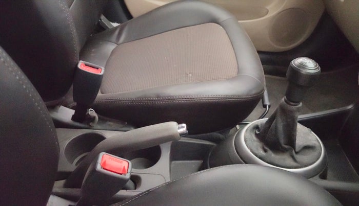 2013 Hyundai i20 MAGNA 1.2, Petrol, Manual, 37,038 km, Gear Lever