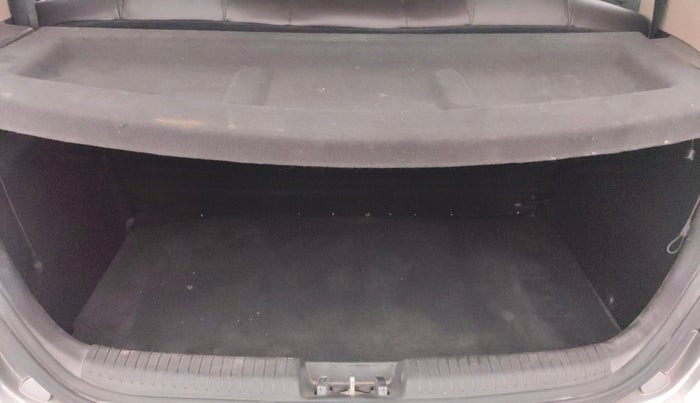 2013 Hyundai i20 MAGNA 1.2, Petrol, Manual, 37,038 km, Boot Inside