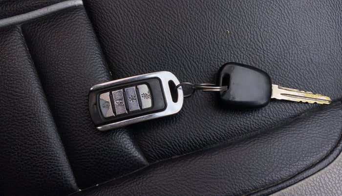 2018 Maruti Alto 800 LXI, Petrol, Manual, 72,662 km, Key Close Up