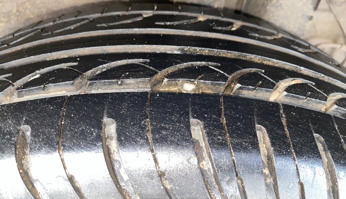 2015 Hyundai Elite i20 MAGNA 1.2, Petrol, Manual, 48,564 km, Left Rear Tyre Tread