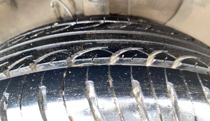 2015 Hyundai Elite i20 MAGNA 1.2, Petrol, Manual, 48,564 km, Right Front Tyre Tread