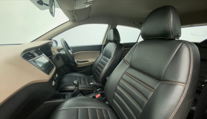 2017 Hyundai Elite i20 SPORTZ 1.2, Petrol, Manual, 91,444 km, Right Side Front Door Cabin