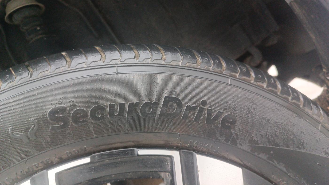 2022 Renault Kiger RXZ TURBO MT, Petrol, Manual, 13,504 km, Left Rear Tyre Tread