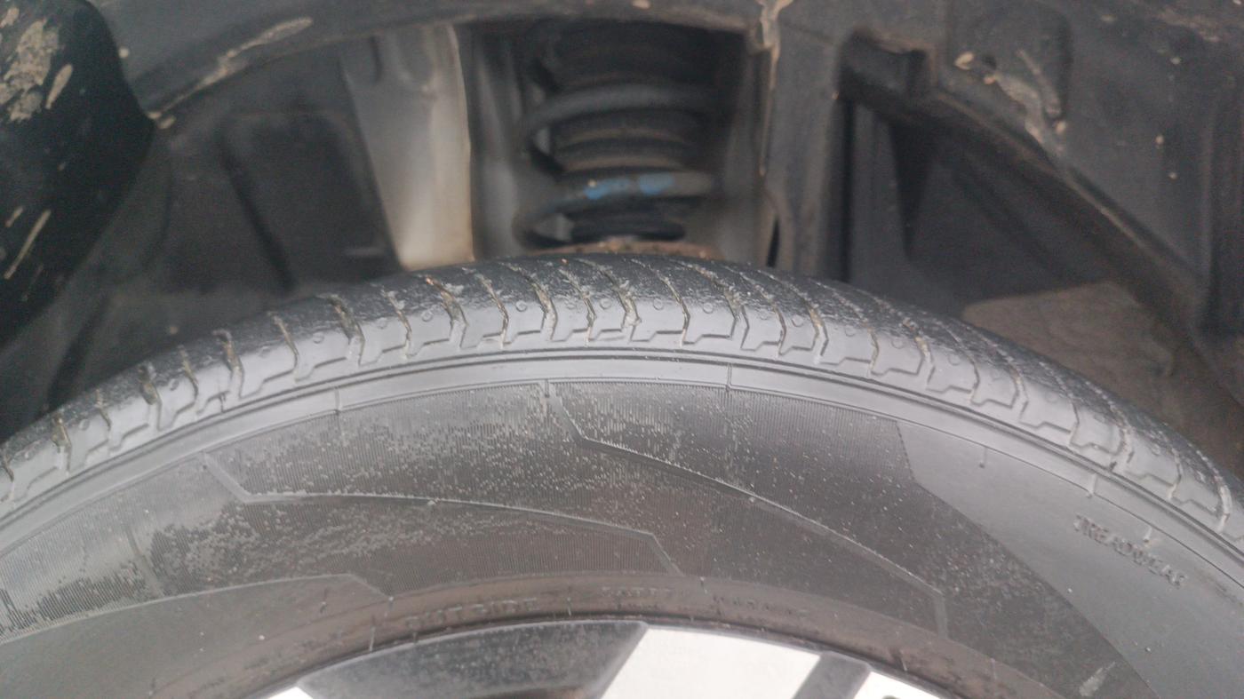 2022 Renault Kiger RXZ TURBO MT, Petrol, Manual, 13,504 km, Left Front Tyre Tread