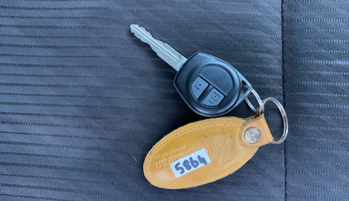 2017 Maruti Swift VDI, Diesel, Manual, 63,742 km, Key Close Up