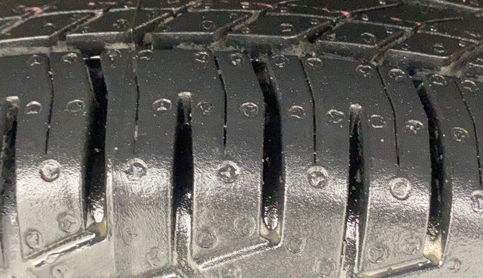 2017 Maruti Swift VDI, Diesel, Manual, 63,742 km, Left Rear Tyre Tread