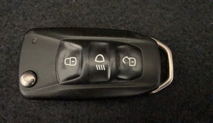 2021 Tata Tiago XT LIMITED EDITION PETROL, Petrol, Manual, 51,202 km, Key Close Up