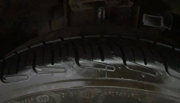 2021 Tata Tiago XT LIMITED EDITION PETROL, Petrol, Manual, 51,202 km, Right Front Tyre Tread