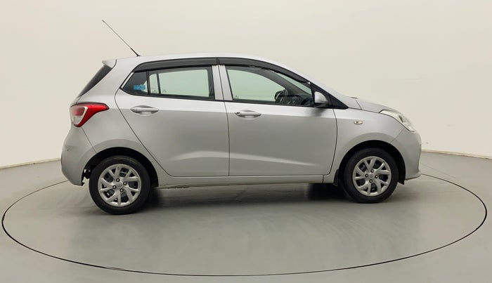 2017 Hyundai Grand i10 MAGNA 1.2 KAPPA VTVT, Petrol, Manual, 24,376 km, Right Side View