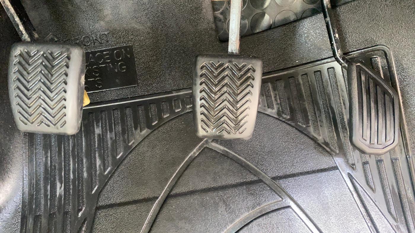 2014 Toyota Etios G, CNG, Manual, 81,154 km, Pedals