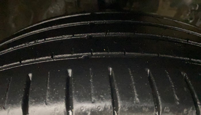 2014 Toyota Etios G, CNG, Manual, 80,887 km, Right Front Tyre Tread