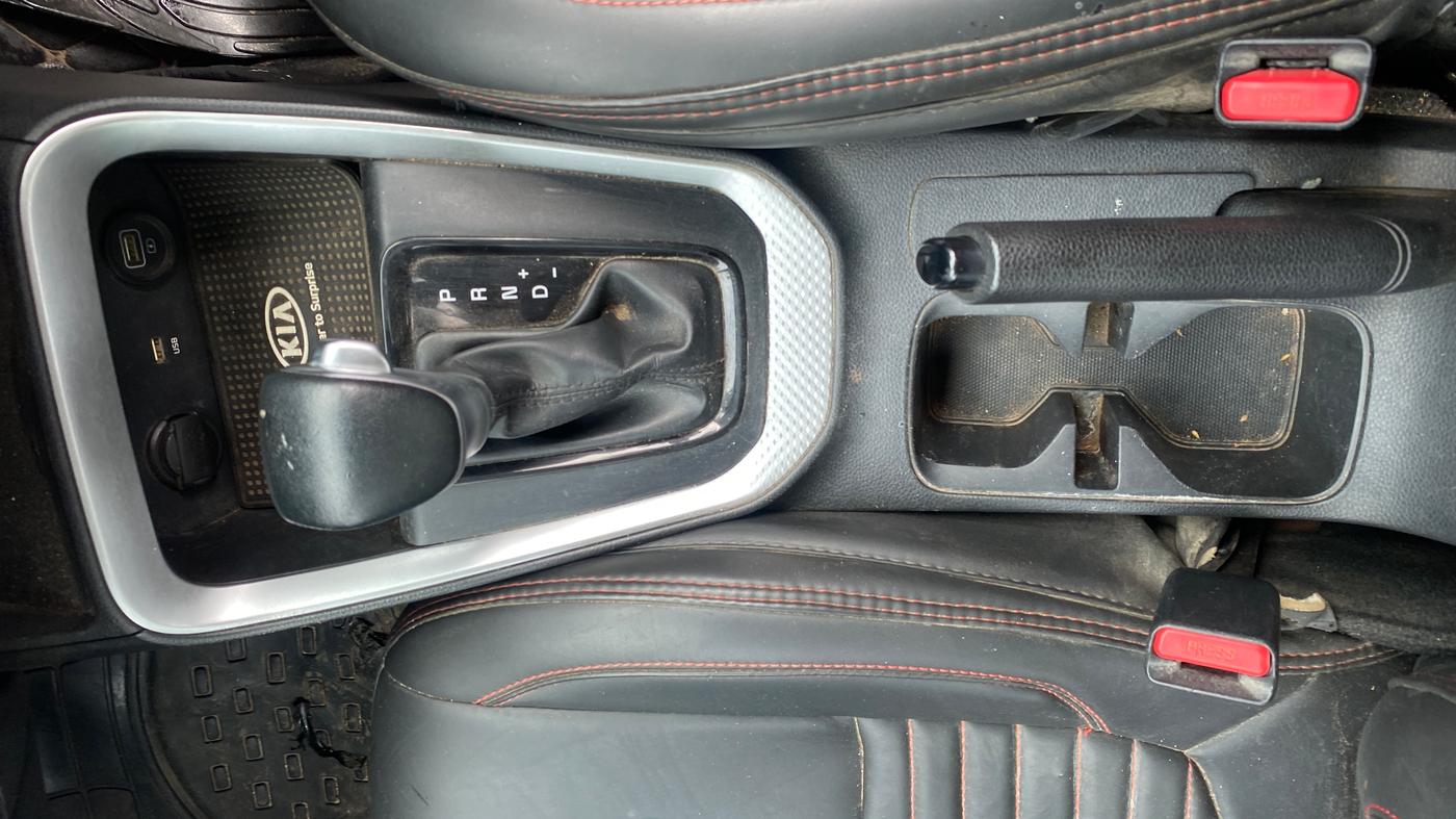 2021 KIA SONET HTK PLUS 1.5 AT, Diesel, Automatic, 59,261 km, Gear Lever