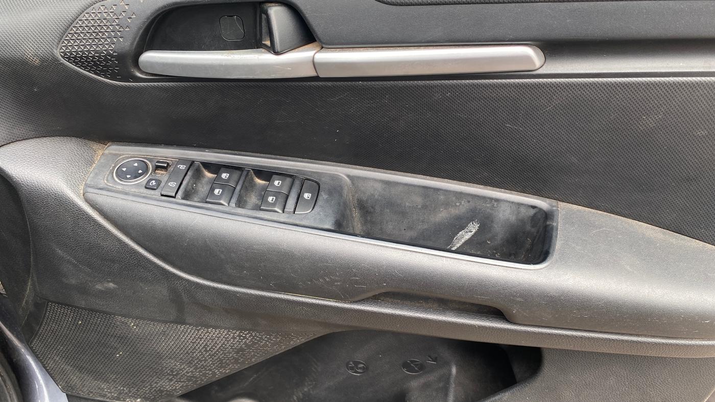 2021 KIA SONET HTK PLUS 1.5 AT, Diesel, Automatic, 59,261 km, Driver Side Door Panels Control