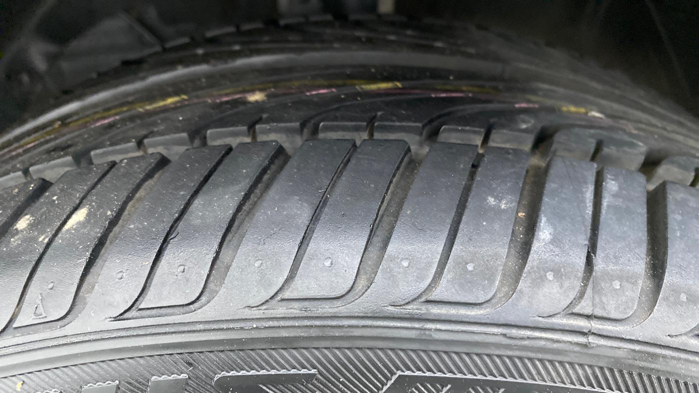 2018 Maruti Swift VDI AMT, Diesel, Automatic, 42,014 km, Left Front Tyre Tread