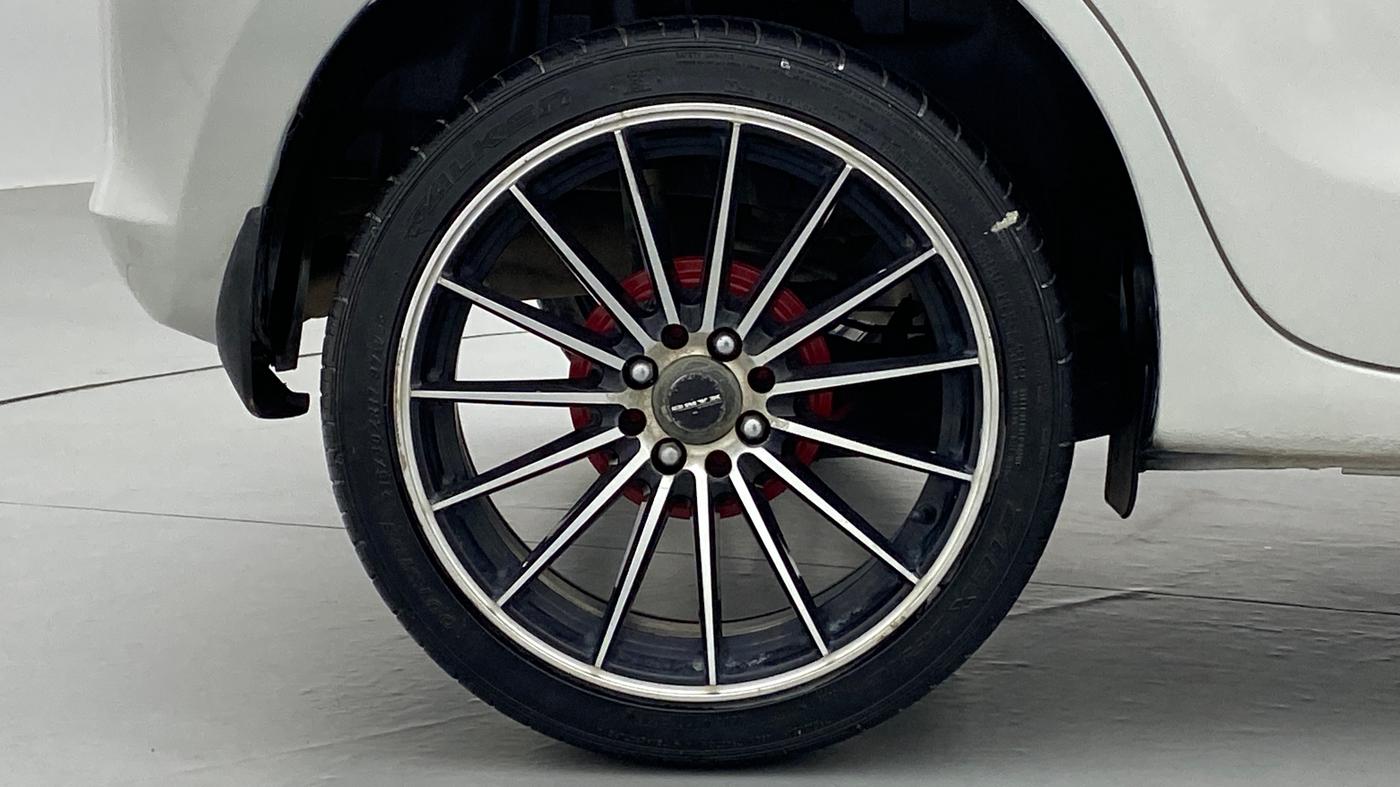 2018 Maruti Swift VDI AMT, Diesel, Automatic, 42,014 km, Right Rear Wheel
