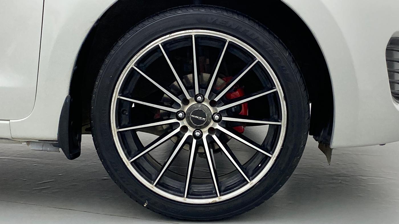 2018 Maruti Swift VDI AMT, Diesel, Automatic, 42,014 km, Right Front Wheel