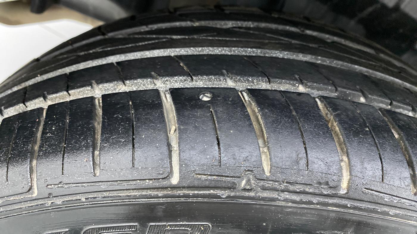 2018 Maruti Swift VDI AMT, Diesel, Automatic, 42,014 km, Right Rear Tyre Tread