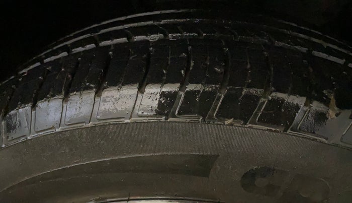 2023 Tata Harrier XZA PLUS RED DARK EDITION , Diesel, Automatic, 73,208 km, Right Front Tyre Tread