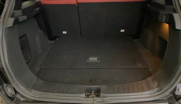 2023 Tata Harrier XZA PLUS RED DARK EDITION , Diesel, Automatic, 73,208 km, Boot Inside