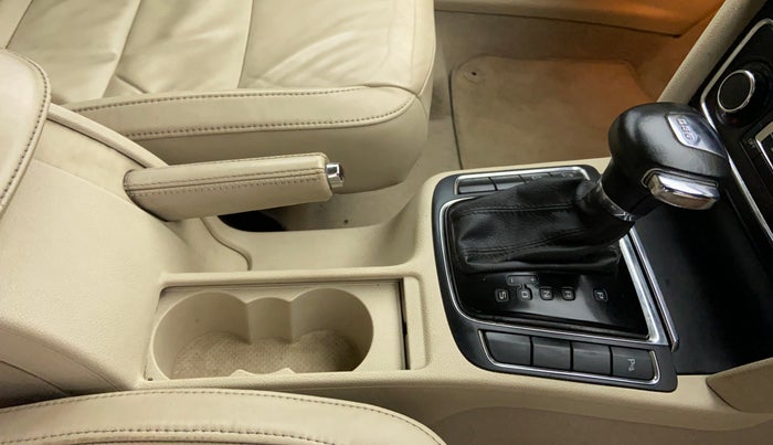 2010 Skoda Superb ELEGANCE 1.8 TSI AT, Petrol, Automatic, 65,078 km, Gear Lever