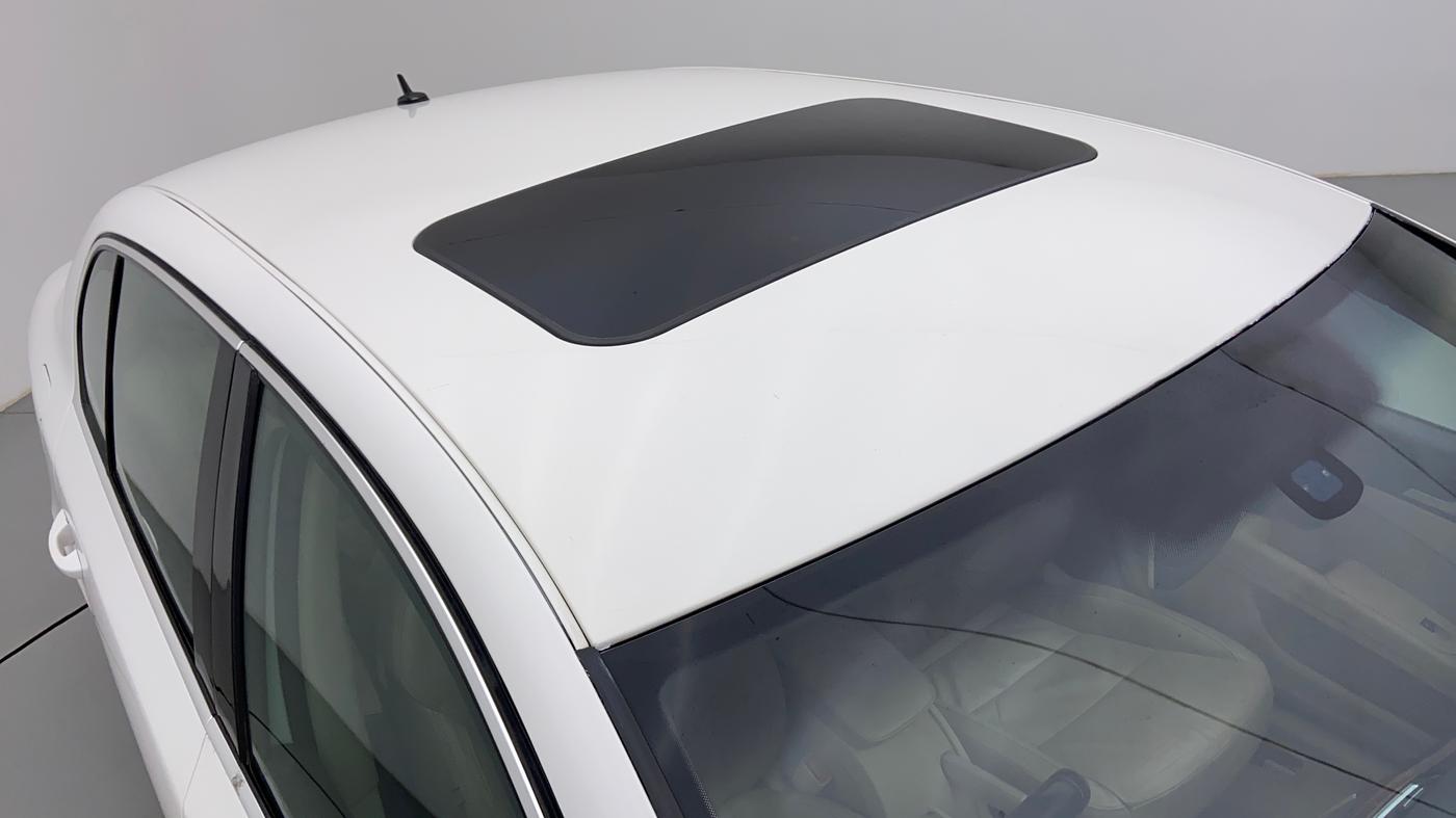 2010 Skoda Superb ELEGANCE 1.8 TSI AT, Petrol, Automatic, 65,078 km, Roof