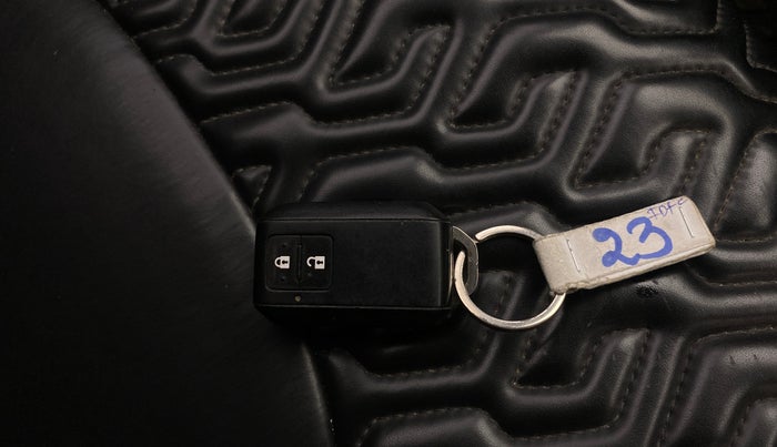 2022 Maruti Baleno ZETA PETROL 1.2, Petrol, Manual, 78,251 km, Key Close Up