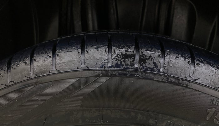 2022 Maruti Baleno ZETA PETROL 1.2, Petrol, Manual, 78,251 km, Right Rear Tyre Tread