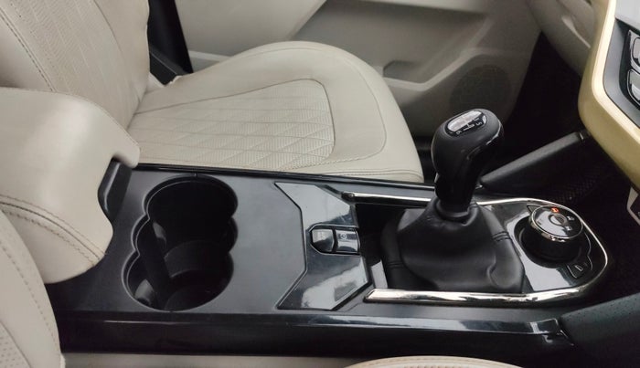 2022 Tata Safari XZ PLUS, Diesel, Manual, 1,16,290 km, Gear Lever