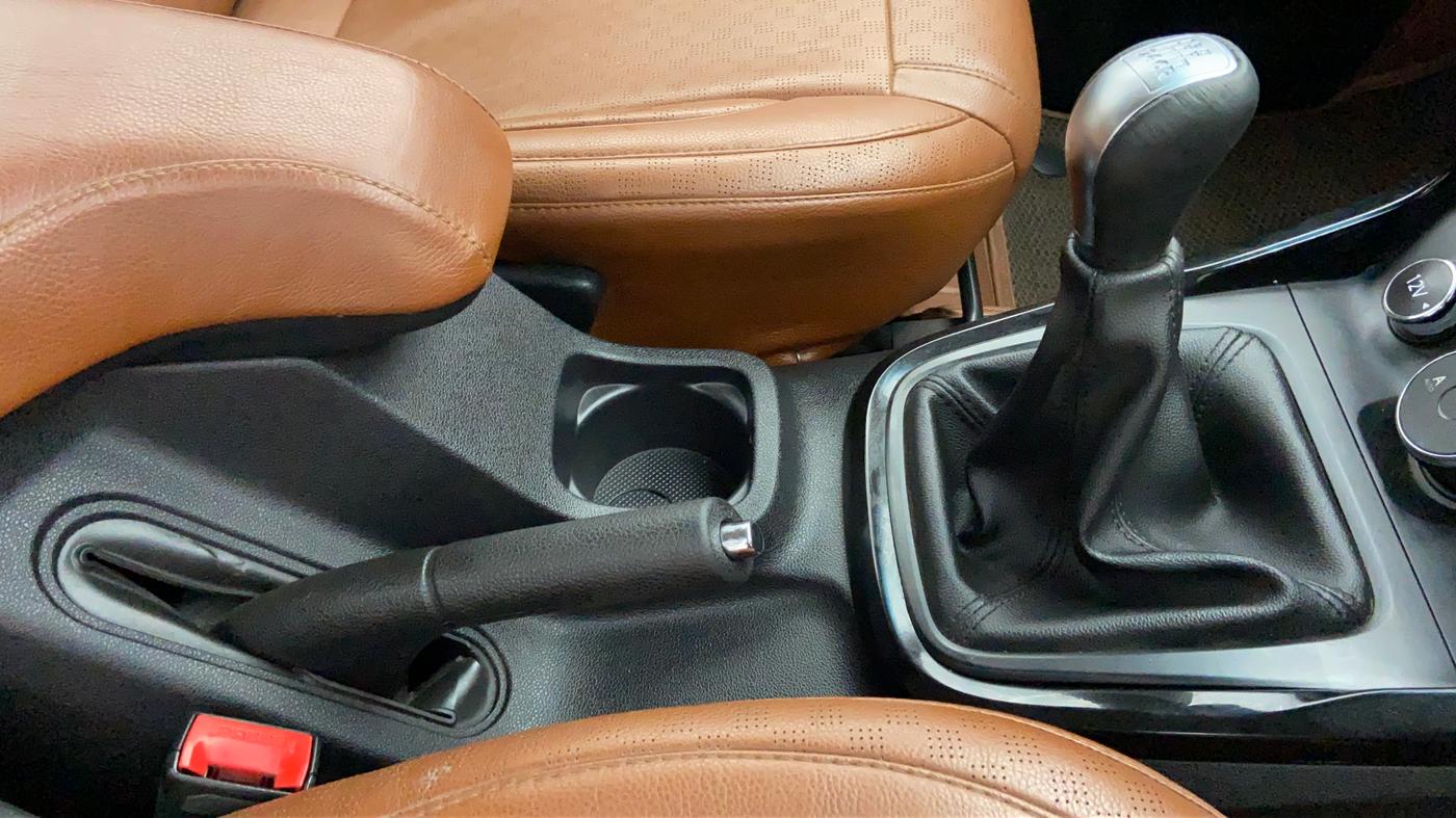 2019 Tata Hexa XM+, Diesel, Manual, 56,556 km, Gear Lever