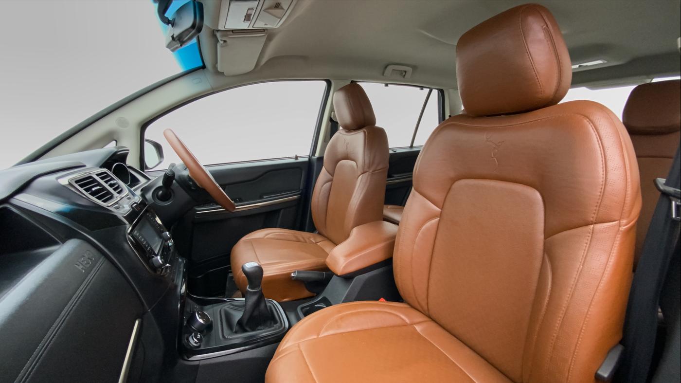2019 Tata Hexa XM+, Diesel, Manual, 56,556 km, Right Side Front Door Cabin View