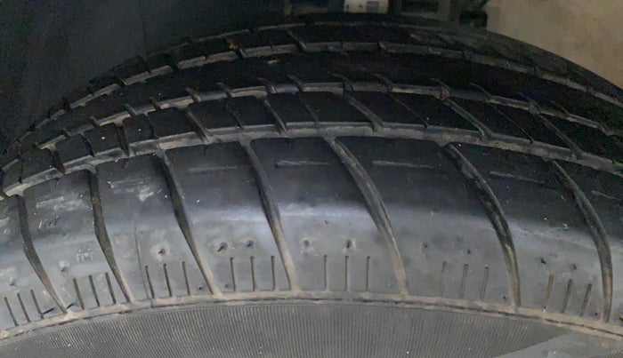 2019 Volkswagen Polo COMFORTLINE 1.0 PETROL, Petrol, Manual, 33,474 km, Left Front Tyre Tread