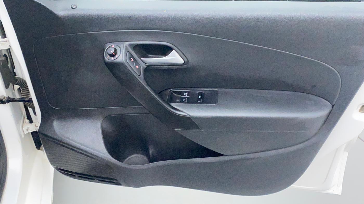 2019 Volkswagen Polo COMFORTLINE 1.0 PETROL, Petrol, Manual, 33,474 km, Driver Side Door Panels Control