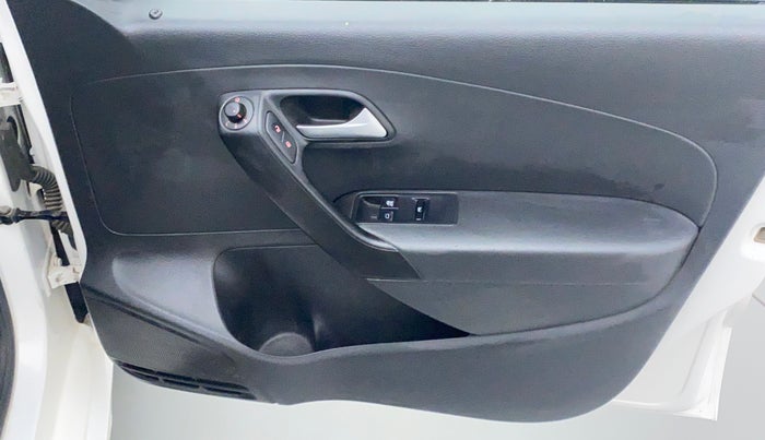 2019 Volkswagen Polo COMFORTLINE 1.0 PETROL, Petrol, Manual, 33,474 km, Driver Side Door Panels Control