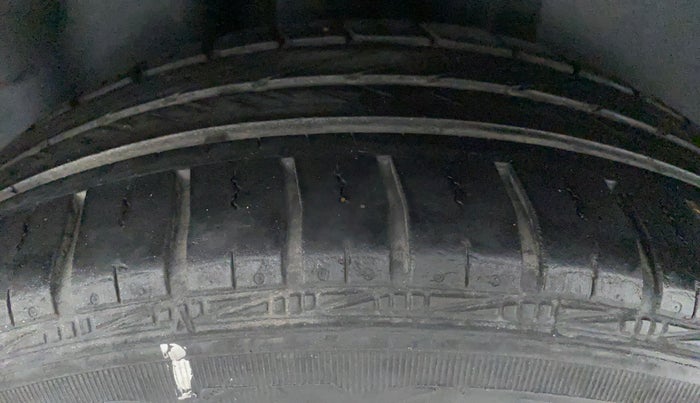 2019 Volkswagen Polo COMFORTLINE 1.0 PETROL, Petrol, Manual, 33,474 km, Right Rear Tyre Tread